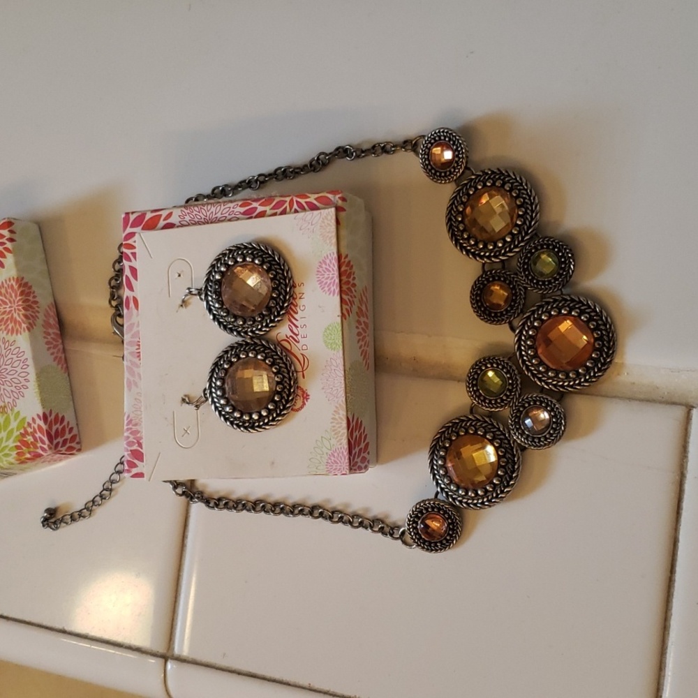 Premier design set of earrings and necklace